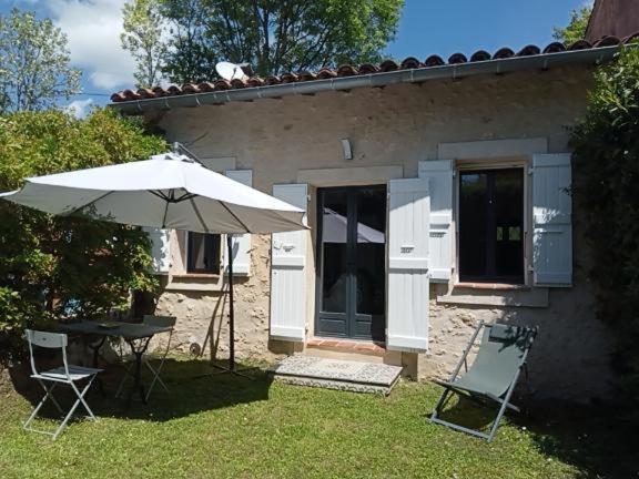 Maison En Pierre Restauree Avec Jardin Auch Exterior photo